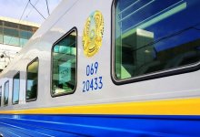 Казахстанца за долг в 31 миллион тенге сняли с поезда