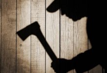 Мужчина убил своего сына топором. Суду он сказал, что «не специально»