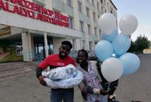 В Жанаозене родился ребенок у пары из Нигерии