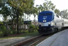 Поезд сошел с рельсов в США: среди пассажиров есть погибшие