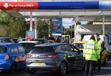 Паника в Великобритании вызвала топливный коллапс. Многие АЗС закрылись