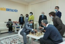 Таксист вернул пенсионерке чемодан с 1,5 млн тенге