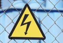 В Уральске рабочего убило током