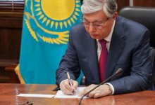 Токаев подписал закон, предусматривающий введение новых видов пособий