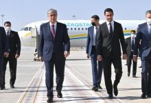 Токаев прибыл в Ашхабад