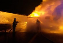 Вахтовый автобус сгорел на трассе в Карагандинской области