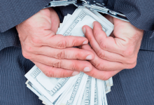 В Казахстане за дачу взятки осудили больше людей, чем за ее получение