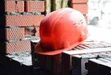 В Алматы рабочий разбился насмерть на стройке