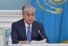 Детские комнаты и сокращенный рабочий день: Токаев рассказал, как помочь одиноким родителям