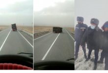 Газель перевернулась от сильного ветра на трассе в Жамбылской области (ВИДЕО)