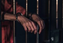 В ВКО чиновник получил взятку в 1,8 млн тенге и попал в тюрьму