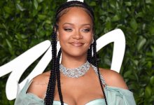 В мире появилась новая республика. Она сделала певицу Рианну национальным героем