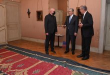 Токаев и Пармелан осмотрели подарки казахского султана швейцарскому дипломату, выставленные в музее