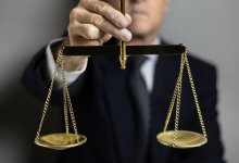 Судью Верховного суда осудили на пять лет за получение взятки