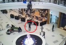 13 суток ареста получил астанчанин за прыжок в фонтан со второго этажа ТРЦ