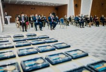 Сотни столичных медработников получили медали ко Дню Независимости