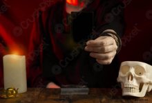 Карагандинка отдала гадалке 12 миллионов тенге. Провидицей оказался 23-летний парень