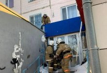 73-летняя бабушка упала на козырек магазина в Караганде