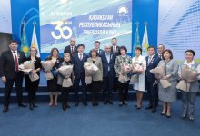 Ветеранов и активистов Nur Otan наградили государственными и партийными наградами