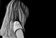 Четырехлетняя девочка жила в квартире с умершей матерью