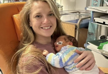 "Вывернутый наизнанку" ребенок родился в Великобритании