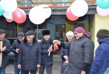 Разработчики QAZVAC на свои премии купили дома нуждающимся