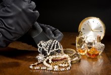 В Темиртау домушник пришел на той и украл «ювелирку»