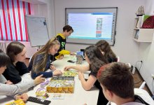 Экибастузский учитель разрабатывает бесплатные настольные игры для школьников