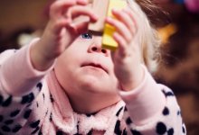 Били и душили: в частном детском саду Нур-Султана избили двухлетнюю девочку