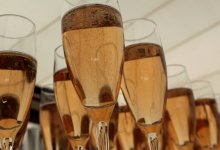 Ученые назвали спиртные напитки, защищающие от коронавируса