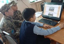 Семиклассник разработал сайт для своей школы в Алматинской области