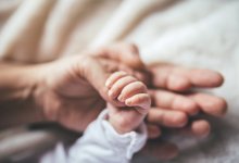 Полицейские притворились семейной парой, чтобы купить ребенка в Шымкенте