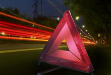 Врезался в дерево: два человека погибли в Павлодаре