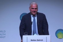 Фейком признали информацию, что вакцины против COVID-19 – это генная терапия