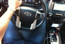 Toyota Land Cruiser с казахстанскими номерами "отличился" в Сочи:  мужчину выдворят на родину