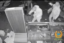 Мародеры заявили, что грабить оружейный магазин в Алматы им приказал неизвестный