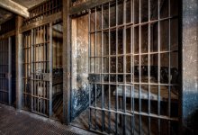 Помощника начальника КУИС Туркестанской области осудили за избиение заключенного