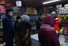 Удорожание продуктов и налоги: депутаты ознакомились с проблемами работников рынка "Шарын"