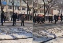 Жителей Алматы напугали съемки фильма о январских событиях