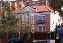 В связи с военной угрозой посольство РК обратилось к казахстанцам в Украине