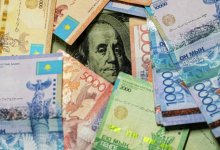 Доллар крепчает: курс тенге продолжает лететь вниз