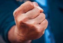 Заступаясь за дочь, мужчина избил школьника в Алматинской области