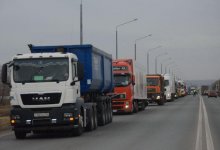 Большегрузам временно ограничили движение в Казахстане