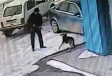 В ЗКО распространилось видео акима с винтовкой в руках