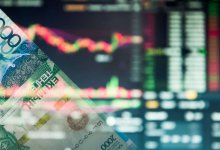 Впервые курс доллара на KASE составил 503,3 тенге