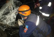 Внедорожник смял легковушку в ВКО. Есть пострадавшие