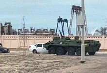 Бронетранспортер врезался в легковой автомобиль в Мангистау