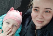 Застрявшая в Киеве казахстанка с ребенком вернулась домой