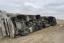 Фура с турецкими номерами опрокинулась в Актау