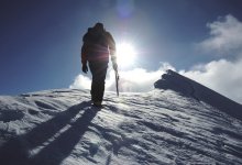 Алматинцам советуют не ходить на крутые заснеженные склоны гор